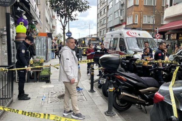 Sokak ortasında dehşet: Kaynana, gelini silahla öl...
