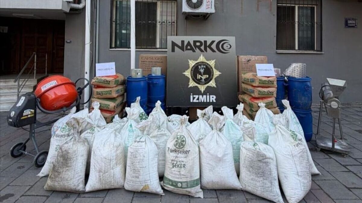 İzmir’de ‘zehir’ operasyonu: Tutuklamalar var! İzmir’de ‘zehir’ operasyonu: Tutuklamalar var!