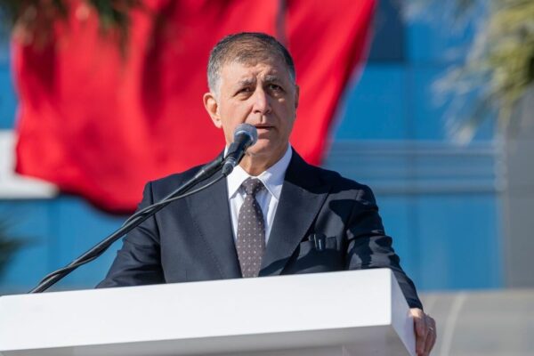 Başkan Tugay: Büyükşehir olarak her zaman ilçe bel... Başkan Tugay: Büyükşehir olarak her zaman ilçe bel...