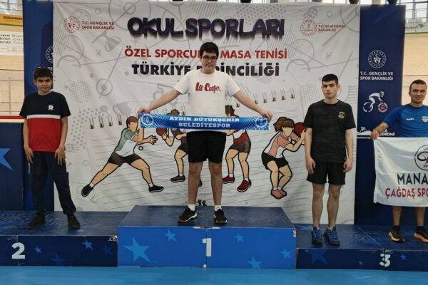 Büyükşehir Belediyesi Otizm Destek Merkezi sporcul... Büyükşehir Belediyesi Otizm Destek Merkezi sporcul...