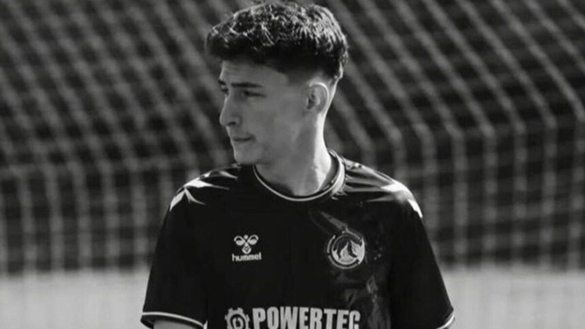 Genç futbolcudan kahreden haber: Yaşam savaşını kaybetti! Genç futbolcudan kahreden haber: Yaşam savaşını kaybetti!