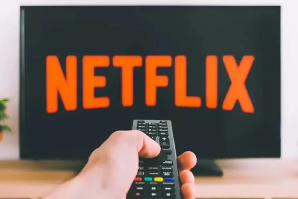 Türk öğretmen davayı kazandı: Netflix, tazminat öd...