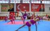 Bayraklılı kursiyerlerden yıl sonu gösterisi Bayraklılı kursiyerlerden yıl sonu gösterisi