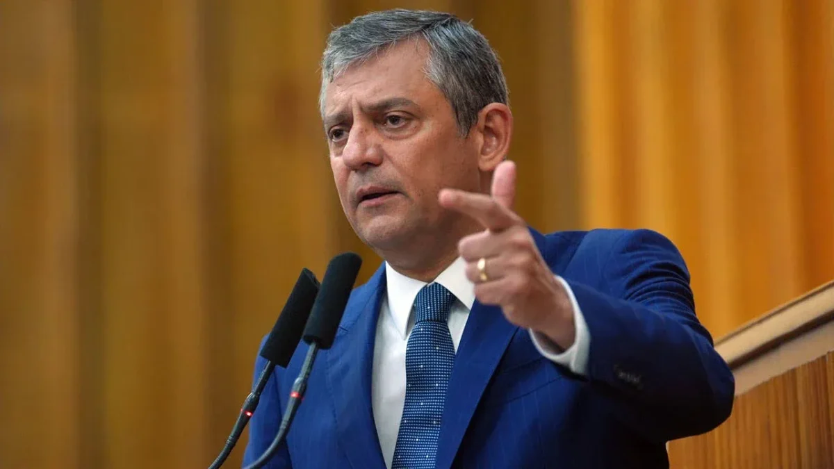 Özel’in Manisa ekibine operasyon: 2 gözaltı! Özel’in Manisa ekibine operasyon: 2 gözaltı!