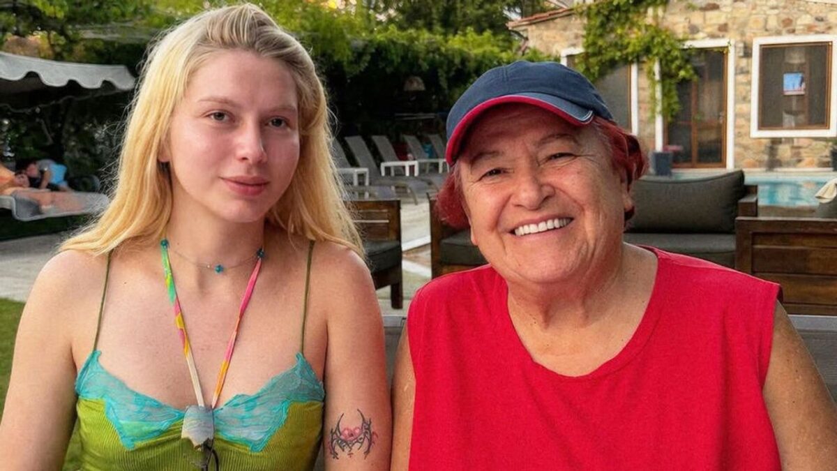Selda Bağcan’dan Aleyna Tilki paylaşımı: İyi ki varsın Aleyna Selda Bağcan’dan Aleyna Tilki paylaşımı: İyi ki varsın Aleyna
