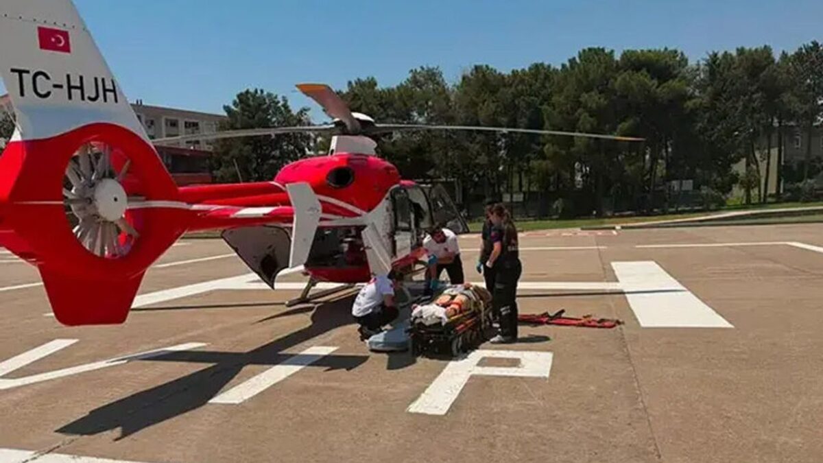 TIR’ın çarptığı yaya, ambulans helikopterle sevk edildi