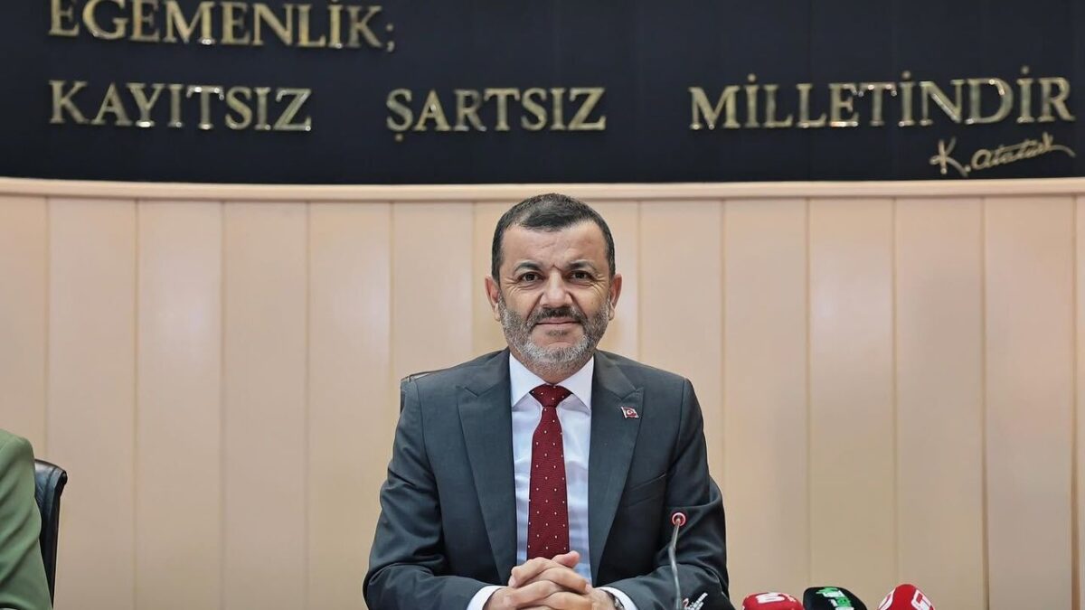 Denizli’de il başkanı ataması tansiyonu yükseltti: “Sana nefes aldırmayız” Denizli’de il başkanı ataması tansiyonu yükseltti: “Sana nefes aldırmayız”