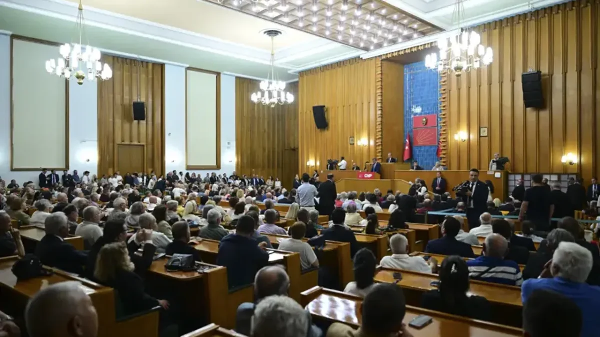 İki vekilden karar: CHP’de kalacağız İki vekilden karar: CHP’de kalacağız