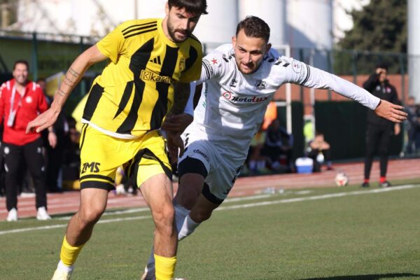 Aliağa FK’da Veli ve Mert yeni takımlarıyla ... Aliağa FK’da Veli ve Mert yeni takımlarıyla ...
