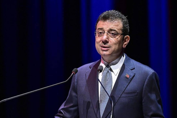 İBB davasında gerginlik: İmamoğlu mahkeme salonund...