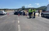 2 otomobil çarpıştı; 1 ölü, 4 yaralı!