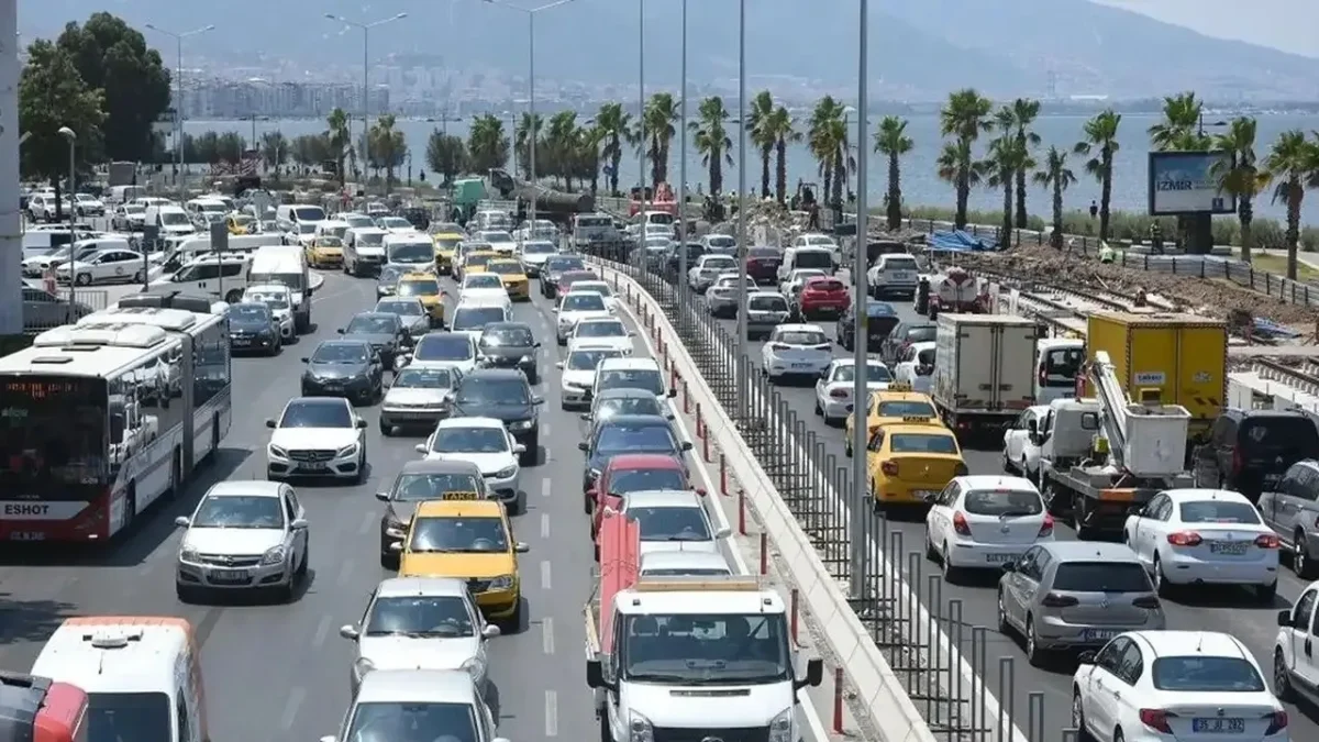 İzmir’de her 2 kişiye 1 araç! İzmir’de her 2 kişiye 1 araç!