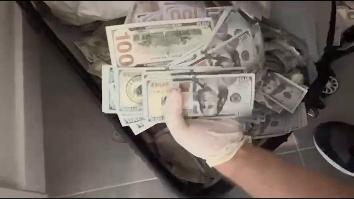 Sahte para operasyonu: 2 milyon 890 bin sahte dolar ele geçirildi
