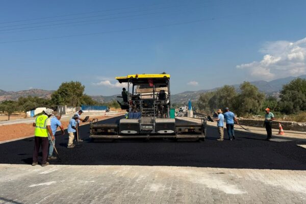 Aydın’ın dört bir yanında yollar yenileniyor Aydın’ın dört bir yanında yollar yenileniyor